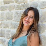 Laureata in Scienze Biologiche e con laurea magistrale in Biologia applicata alle scienze della nutrizione